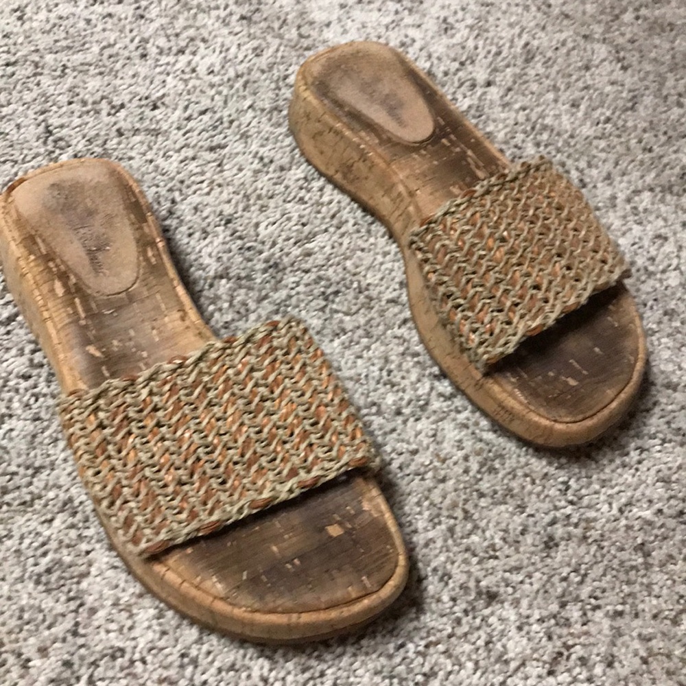 Women’s shoes